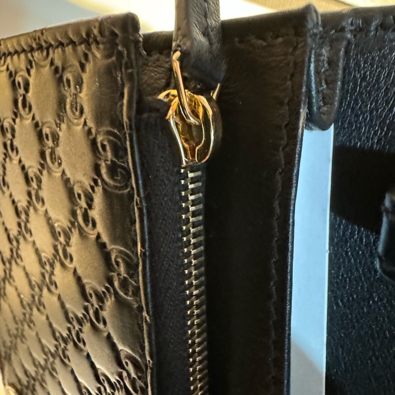 GUCCI經典標誌印花細緻牛皮質感絕佳 可拆斜背式中長夾WOC-34