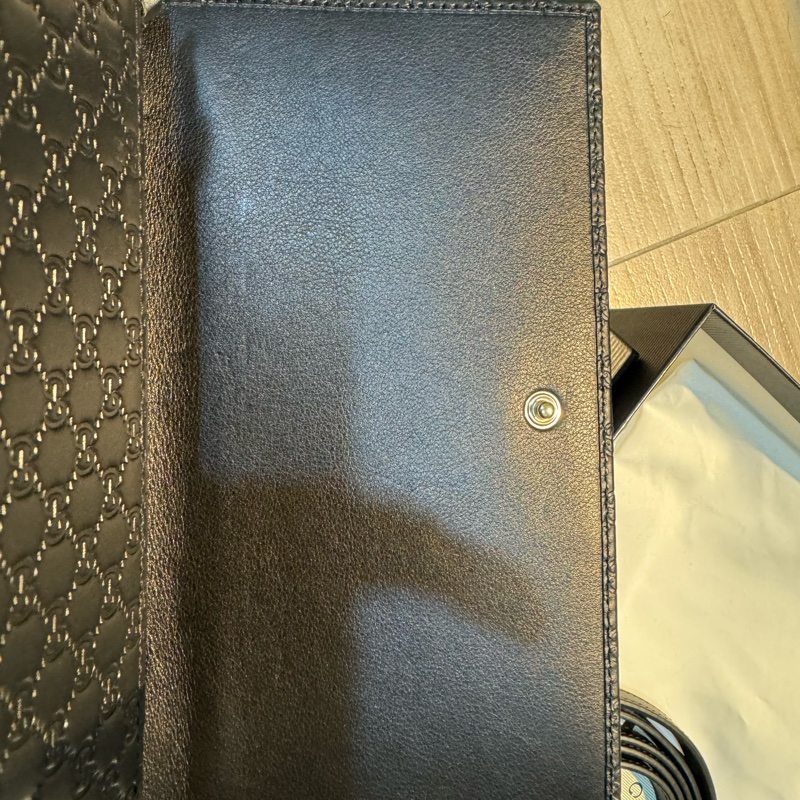 GUCCI經典標誌印花細緻牛皮質感絕佳 可拆斜背式中長夾WOC-40