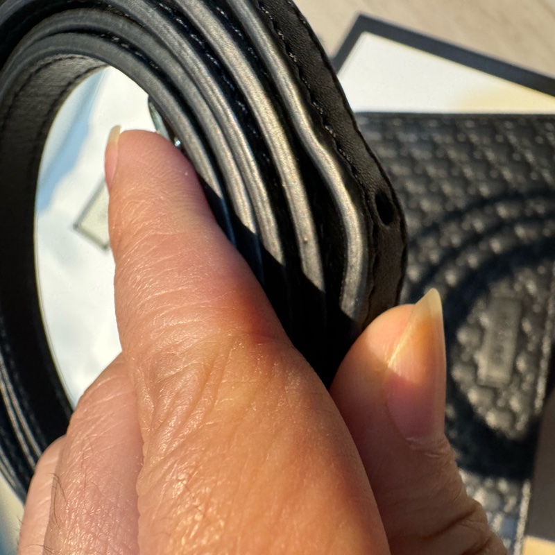 GUCCI經典標誌印花細緻牛皮質感絕佳 可拆斜背式中長夾WOC-44