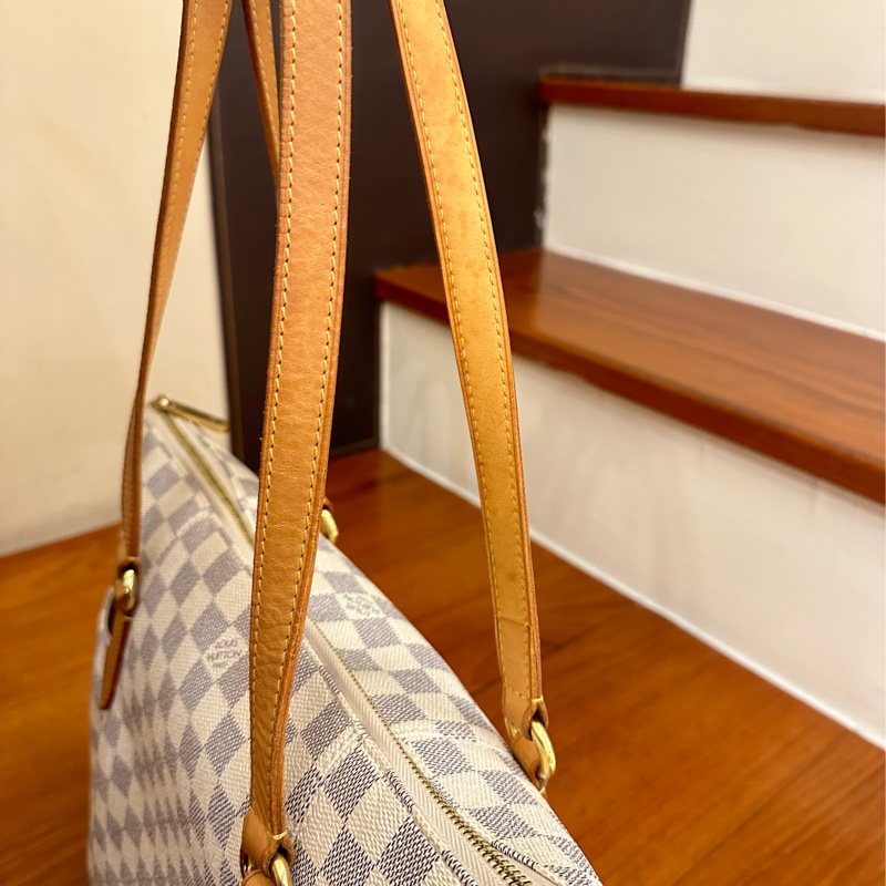 LV白棋盤雙口袋肩背包-14