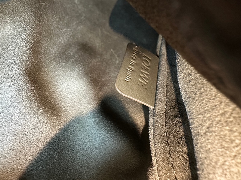 Loewe Anagram 皮革鏤空雕花 手機包 墨綠色-6