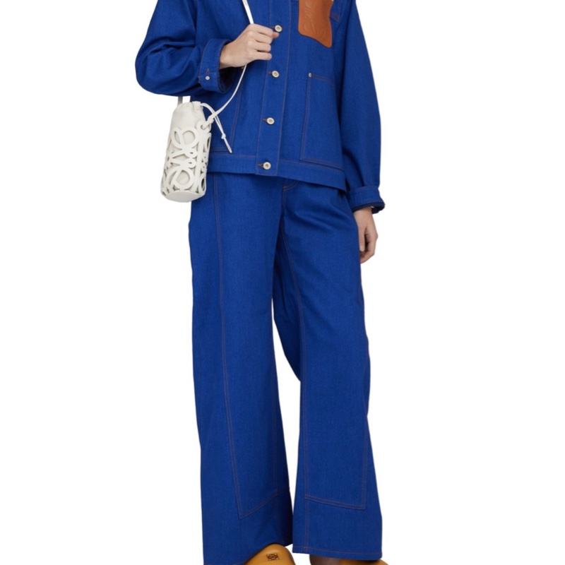 Loewe Anagram 皮革鏤空雕花 手機包 墨綠色-9