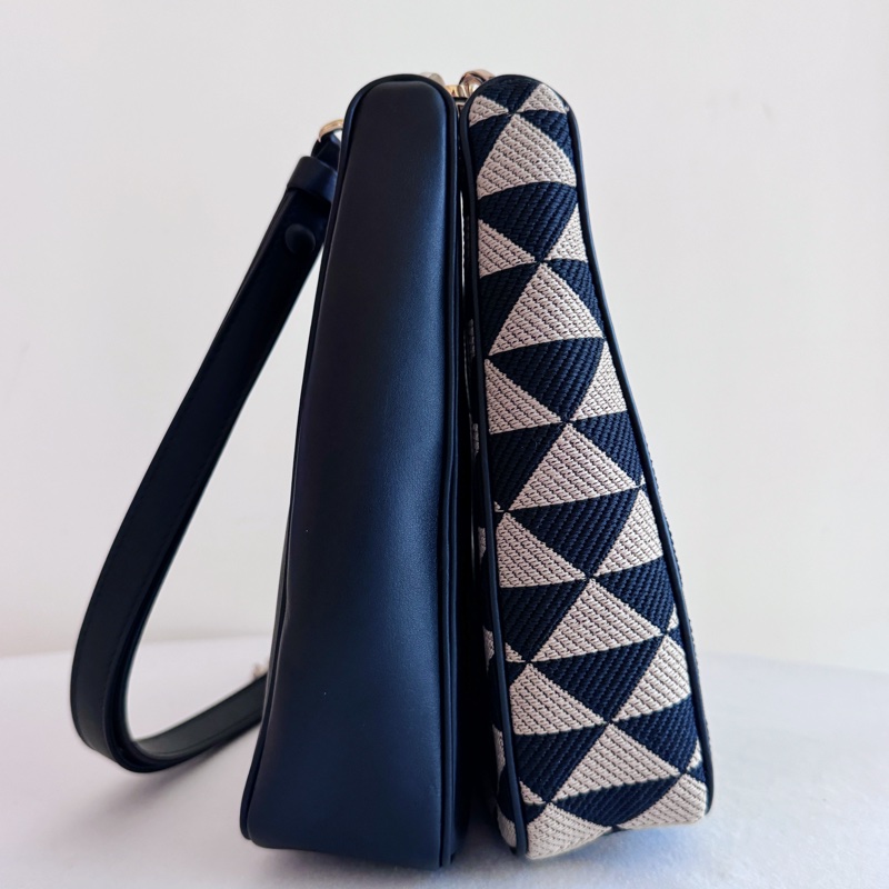 便宜賣PRADA 雙面三角包小牛皮雙子包 附皮背帶與金鍊背帶-4