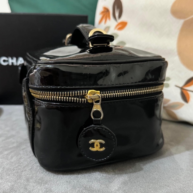 稀有經典香奈兒 Chanel vintage 大logo 黑色 小牛漆皮 金釦 手提化妝箱包 鏈條斜背包-7