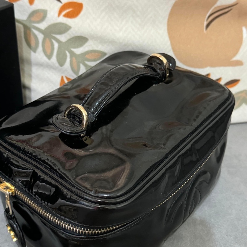 稀有經典香奈兒 Chanel vintage 大logo 黑色 小牛漆皮 金釦 手提化妝箱包 鏈條斜背包-9