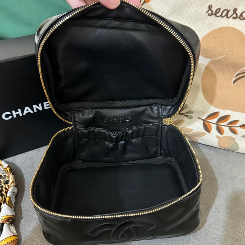 稀有經典香奈兒 Chanel vintage 大logo 黑色 小牛漆皮 金釦 手提化妝箱包 鏈條斜背包-23