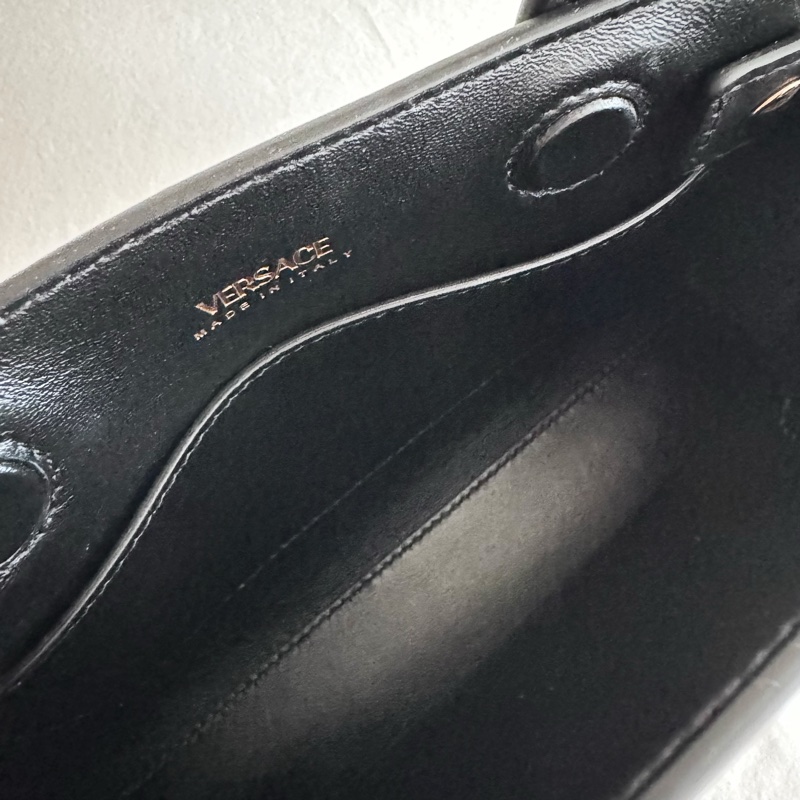 便宜賣 Versace 黑色全皮革 附皮背帶 Medusa 95 質感手提肩背包-5