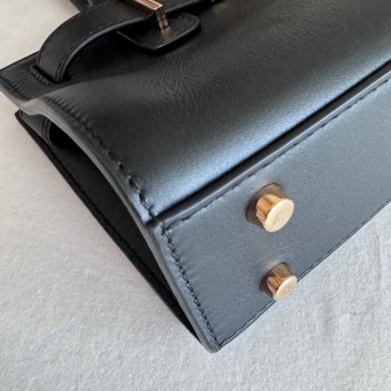 便宜賣 Versace 黑色全皮革 附皮背帶 Medusa 95 質感手提肩背包-8