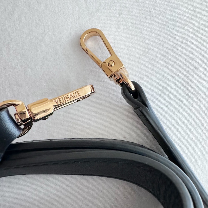 便宜賣 Versace 黑色全皮革 附皮背帶 Medusa 95 質感手提肩背包-9