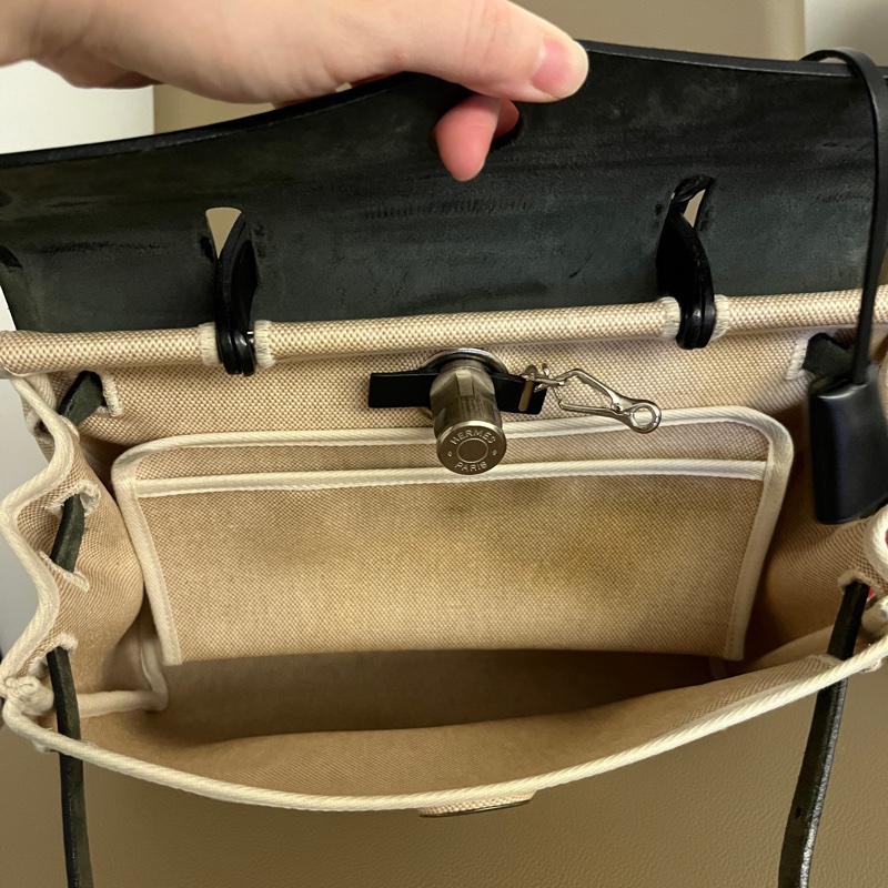 Hermès Herbag31 Vintage E刻 可替換黑米雙色包-5