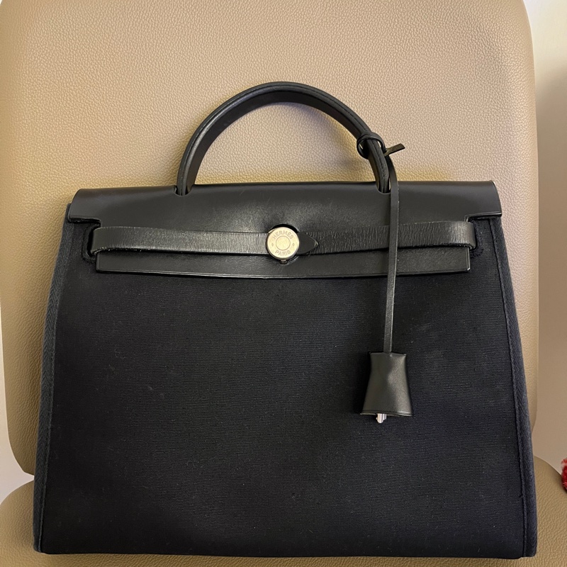 Hermès Herbag31 Vintage E刻 可替換黑米雙色包-25