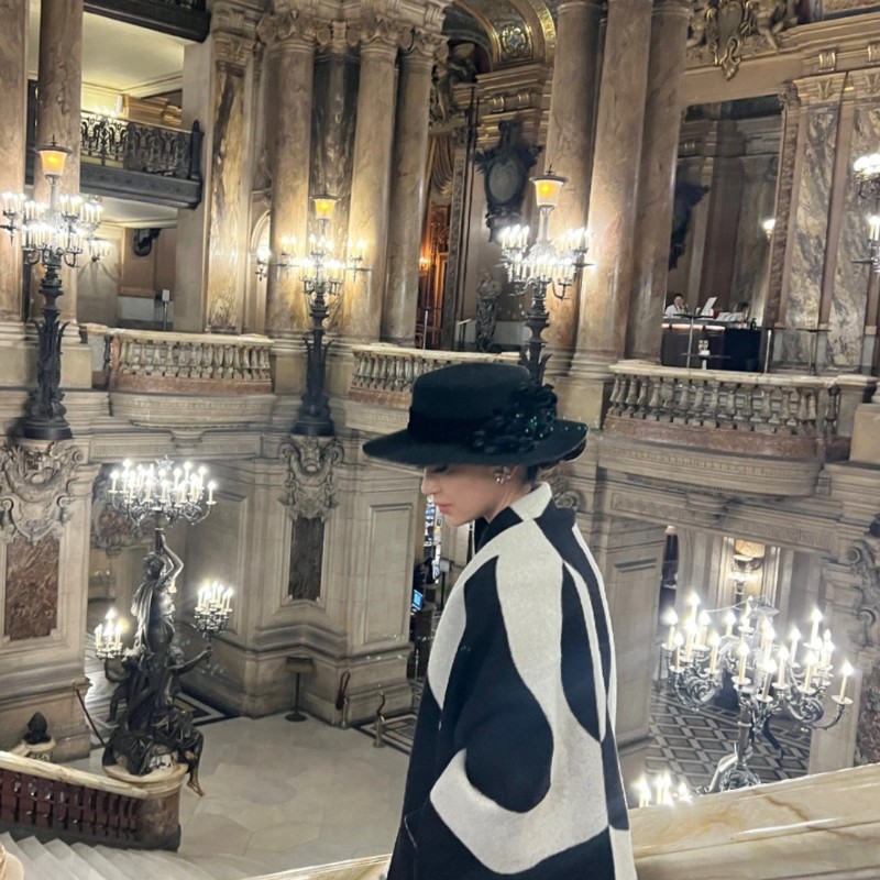 CHANEL 香奈兒 100%喀什米爾圍巾 雙C大Logo 熊貓配色圍巾 不是羊毛的喔-7