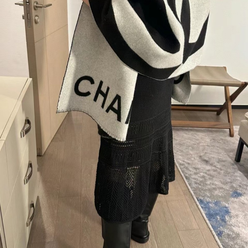 CHANEL 香奈兒 100%喀什米爾圍巾 雙C大Logo 熊貓配色圍巾 不是羊毛的喔-9