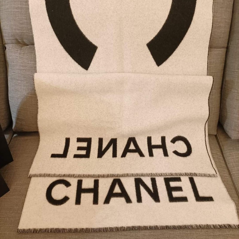CHANEL 香奈兒 100%喀什米爾圍巾 雙C大Logo 熊貓配色圍巾 不是羊毛的喔-13