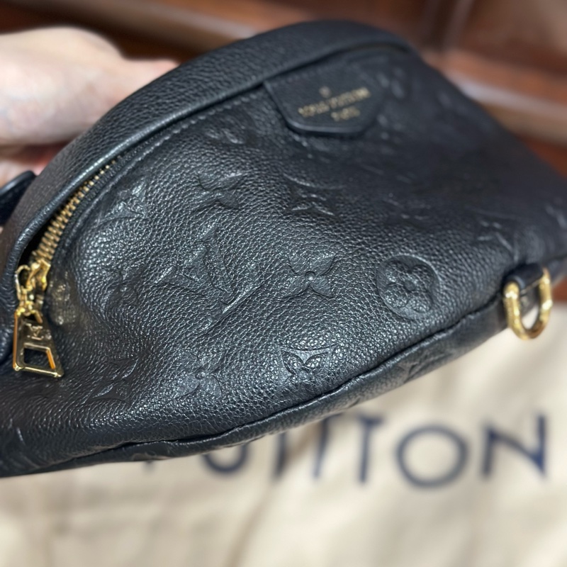 99新大全配✨#lv #腰包 #胸包 #全皮黑色壓紋 #男女通用-9