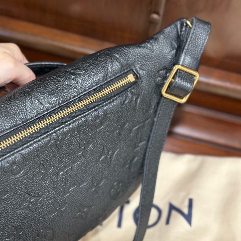 99新大全配✨#lv #腰包 #胸包 #全皮黑色壓紋 #男女通用-15