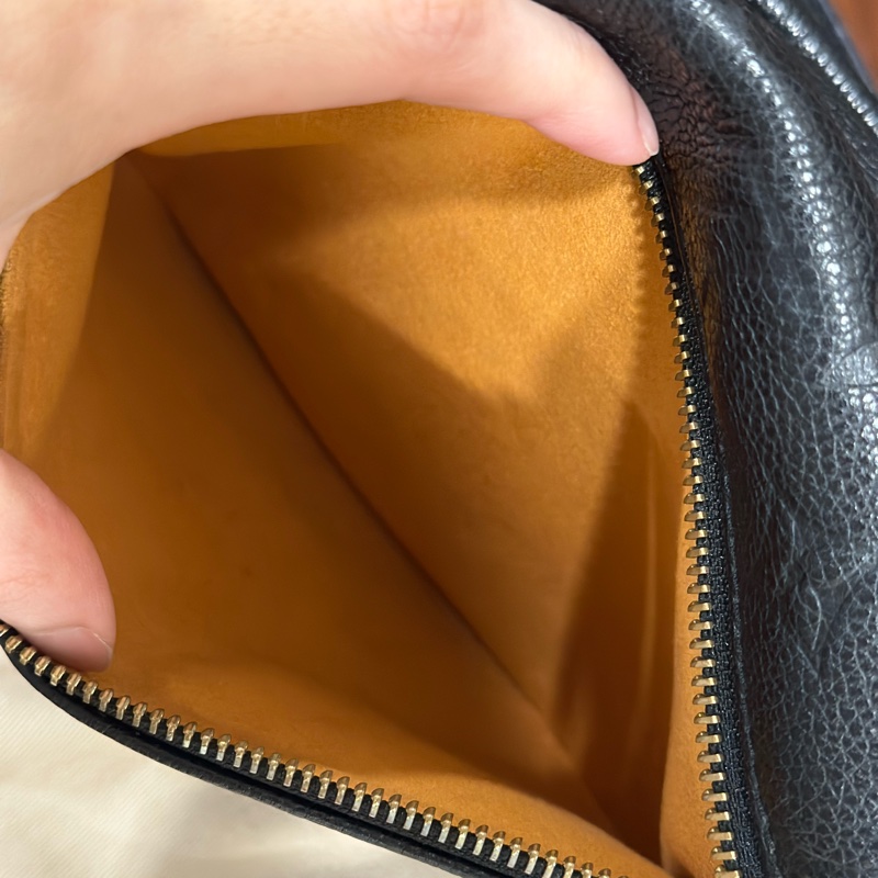 99新大全配✨#lv #腰包 #胸包 #全皮黑色壓紋 #男女通用-17