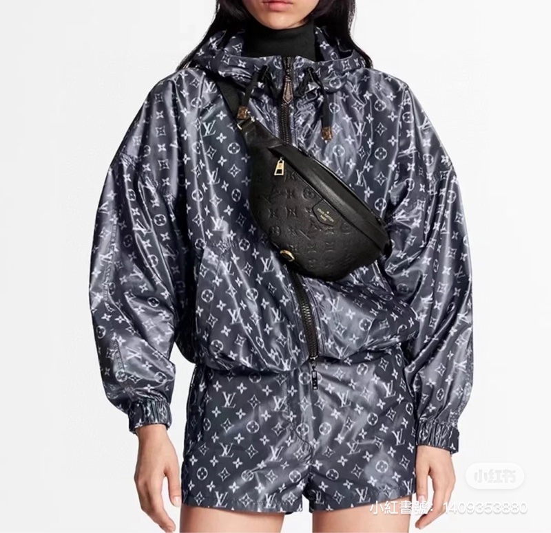 🔥男女通用🔥 99新全配✨#lv #腰包 #胸包 #全皮黑色壓紋-2