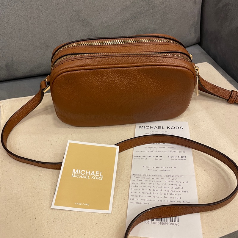 （全新閒置）MK 金棕色 荔枝紋牛皮 雙拉鍊 雙層相機包/斜背包/側背包-2