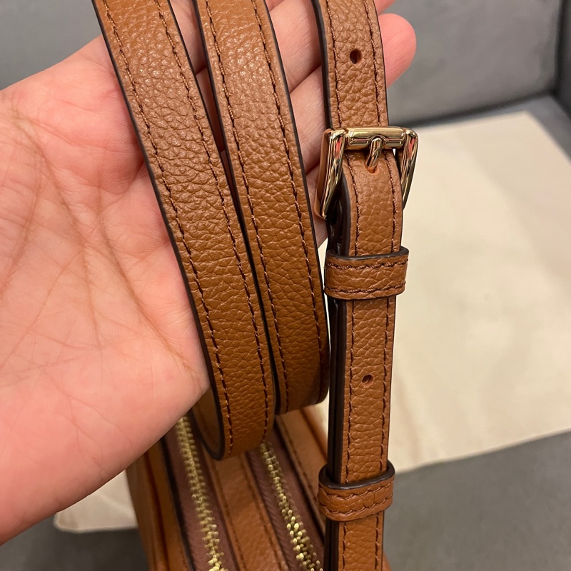 （全新閒置）MK 金棕色 荔枝紋牛皮 雙拉鍊 雙層相機包/斜背包/側背包-10