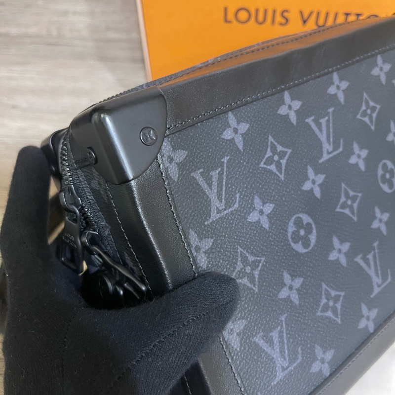 半價五折出售‼️Lv Soft Trunk黑色箱包（台灣專櫃購入）-11