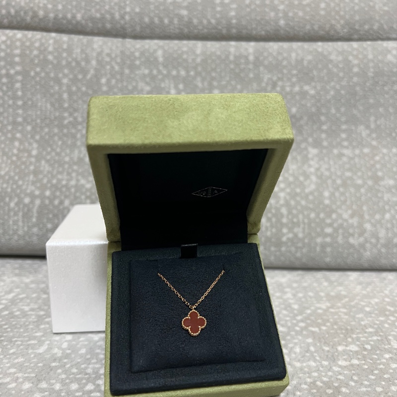 VCA Sweet Alhambra吊墜 18K 玫瑰金,紅玉髓-0