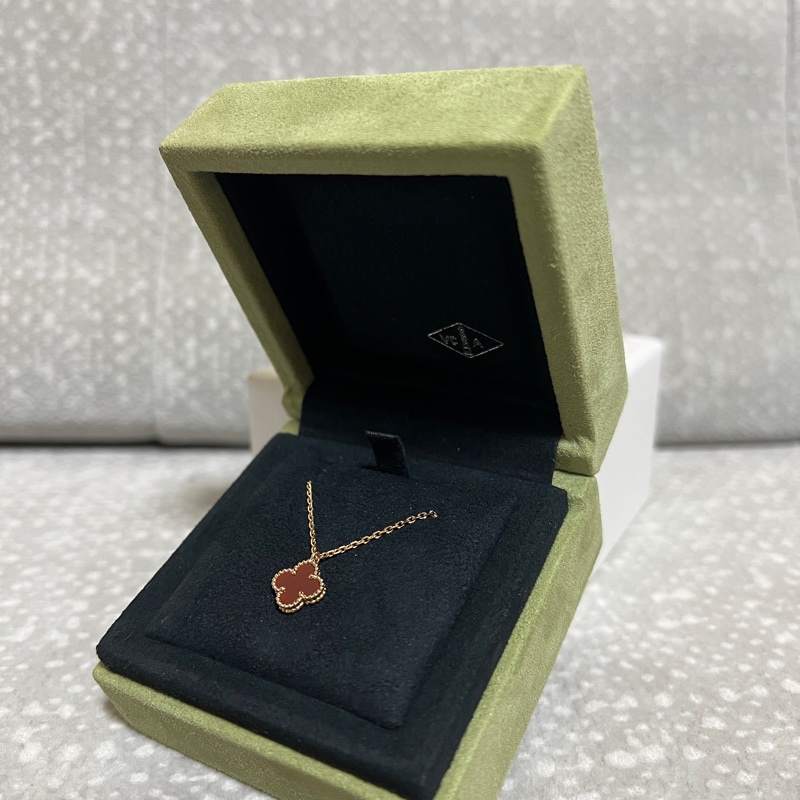 VCA Sweet Alhambra吊墜 18K 玫瑰金,紅玉髓-1