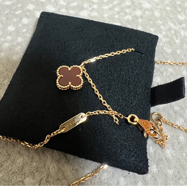 VCA Sweet Alhambra吊墜 18K 玫瑰金,紅玉髓-8