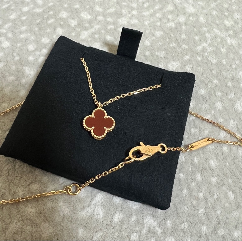 VCA Sweet Alhambra吊墜 18K 玫瑰金,紅玉髓-9