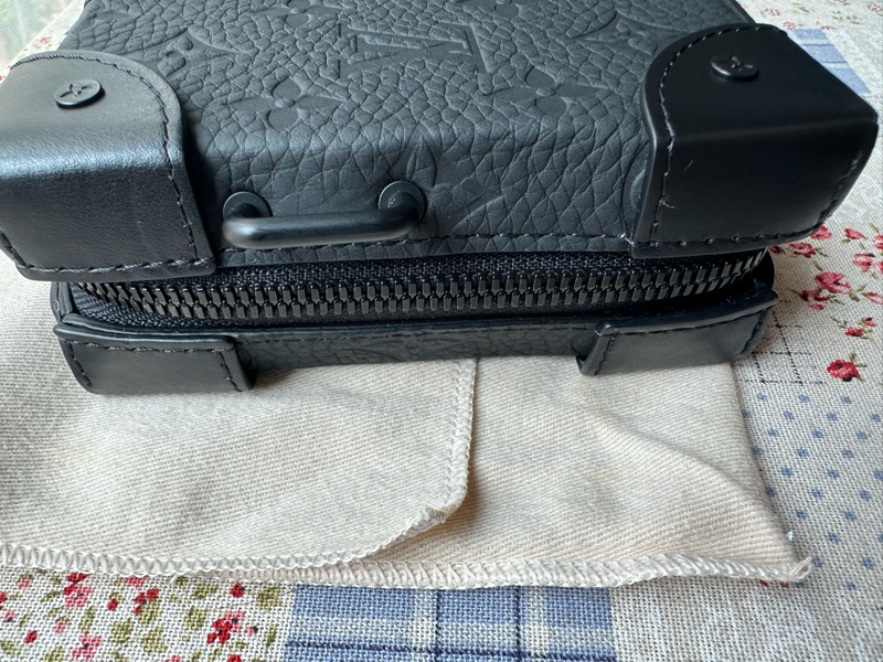 M80224 Soft Trunk 錢包-21