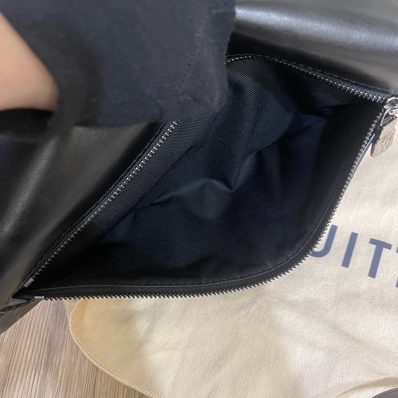 Lv黑老花腰包(台灣專櫃購入配件齊全❣️)-15