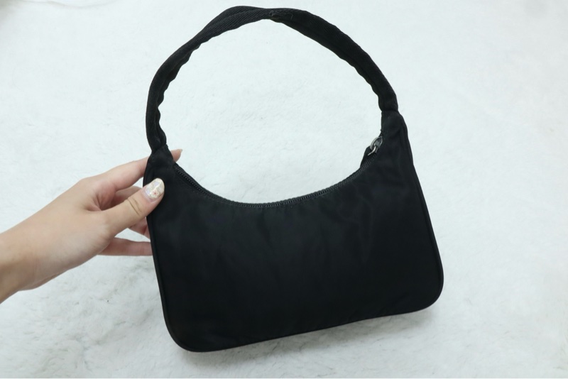 Prada Hobo bag🖤-3