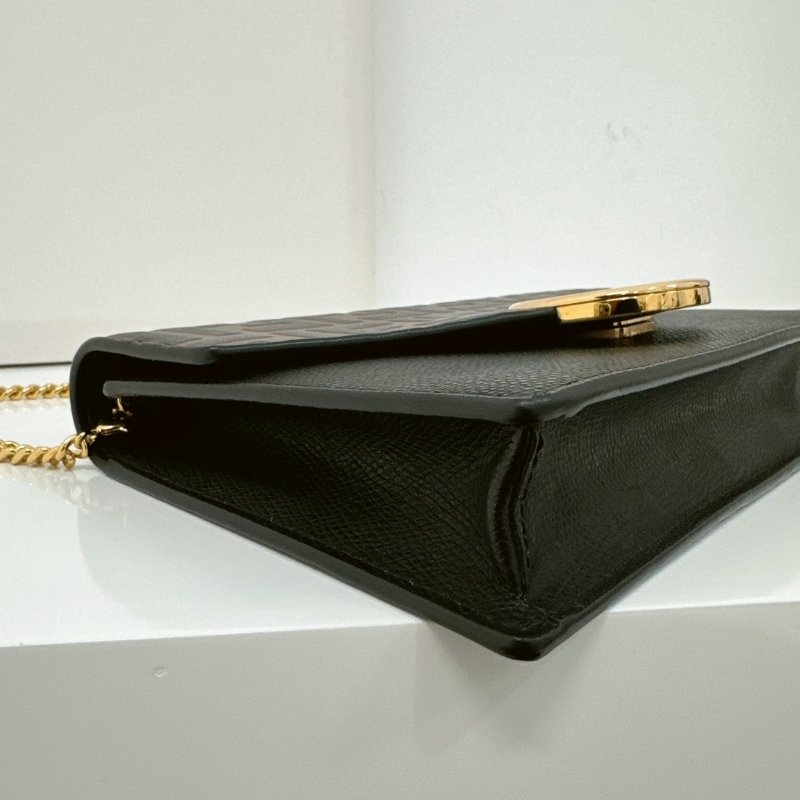 FENDI LOGO FF壓紋牛皮斜背 WOC-5