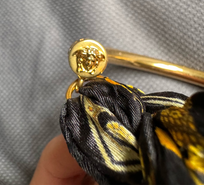 🙏求變現🙏VESACE 范思哲 凡賽斯 巴洛克 絲巾手環 二手正品-2