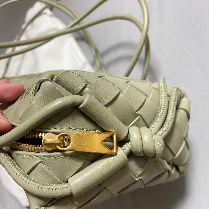 二手 BV mini loop camera bag-9