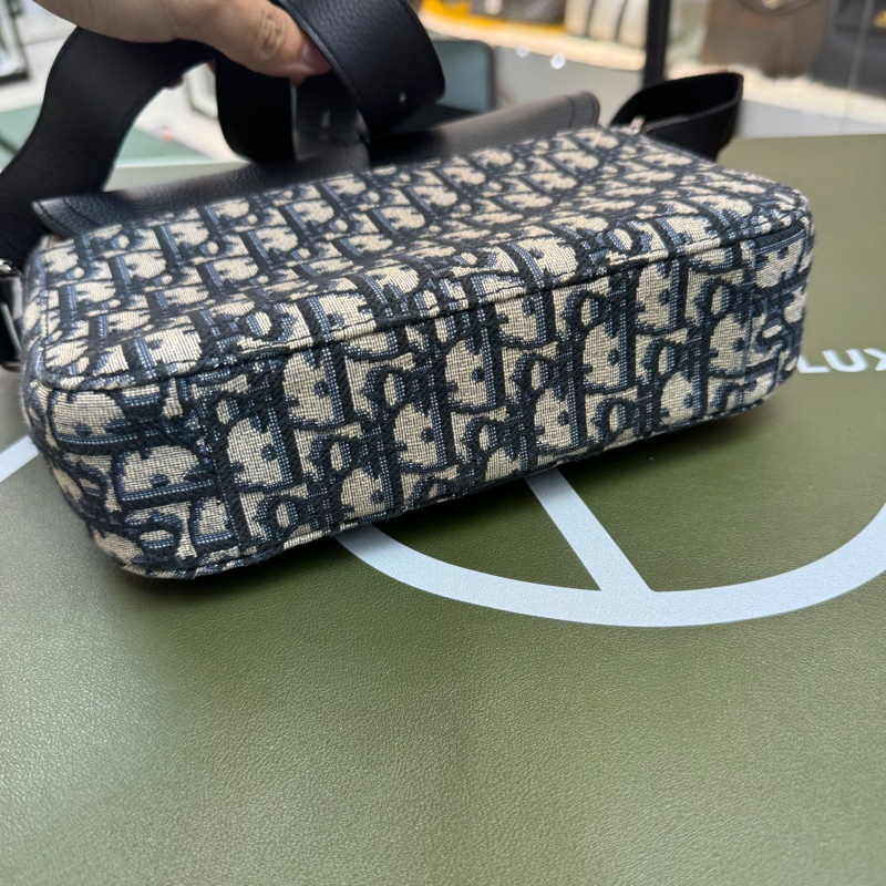 Dior 老花郵差包-4