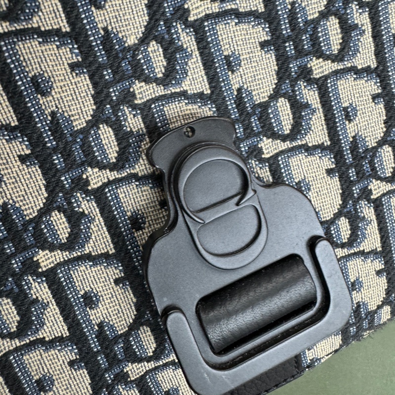 Dior 老花郵差包-5