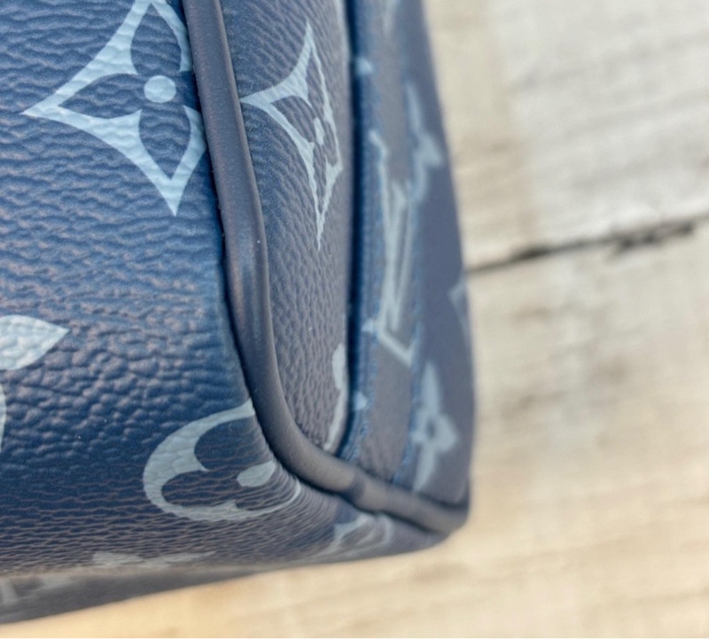 LV M46803 KEEPALL BANDOULIÈRE 25 大西洋藍 把手 斜背包*9成新25 x 15 x 11 cm 買113000 割愛71800買到賺到🤎🤎正常使用痕跡 高標繞道-6