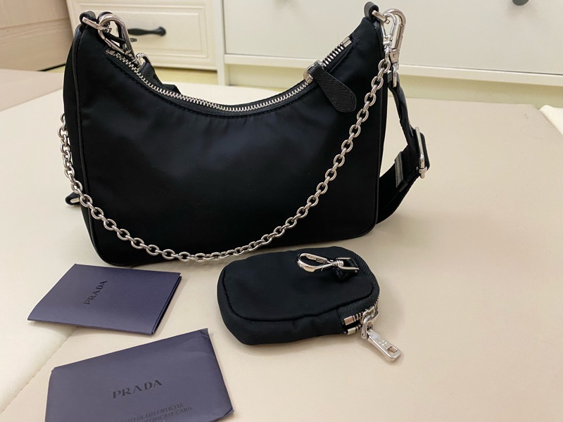 PRADA 經典TESSUTO三角LOGO尼龍拉鍊手提/斜背兩用包(黑1BH204-TESSUTO+SAFFIAN-NERO)-2