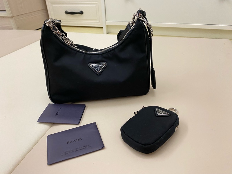 PRADA 經典TESSUTO三角LOGO尼龍拉鍊手提/斜背兩用包(黑1BH204-TESSUTO+SAFFIAN-NERO)-4