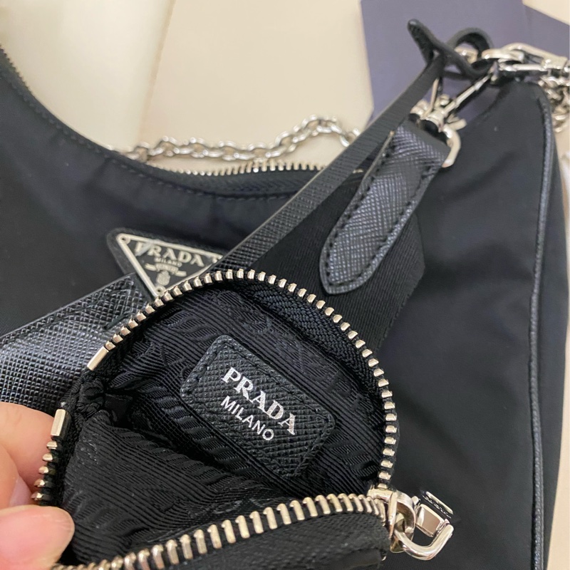PRADA 經典TESSUTO三角LOGO尼龍拉鍊手提/斜背兩用包(黑1BH204-TESSUTO+SAFFIAN-NERO)-11