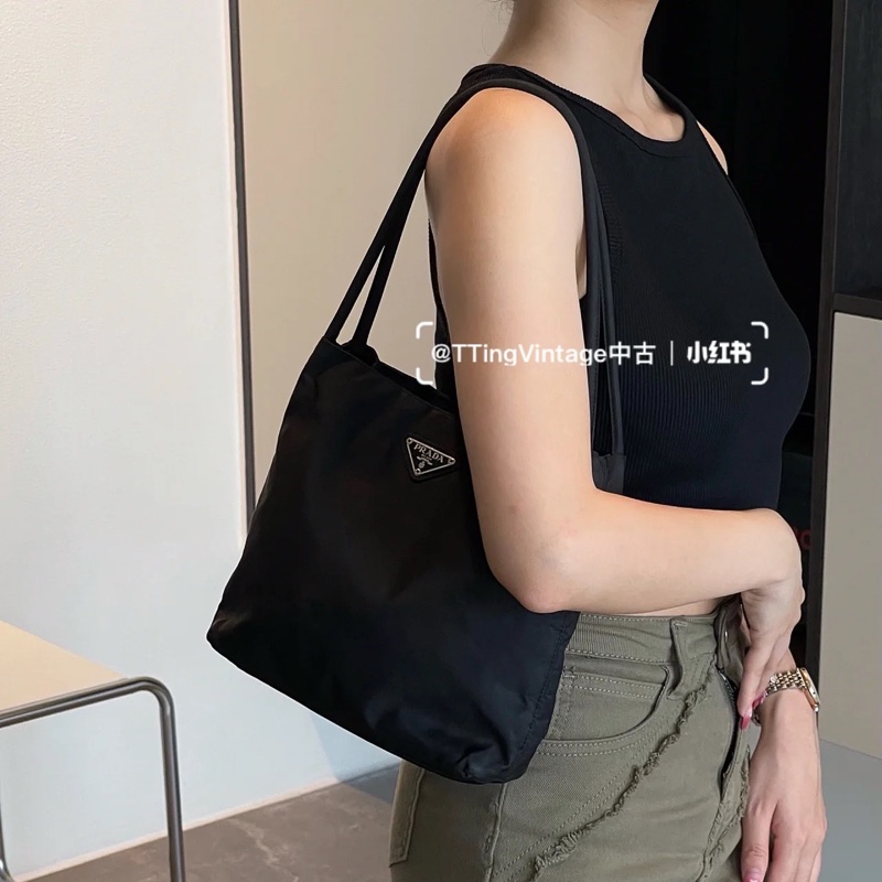 Prada Vintage 黑色中古包 降落傘托特包-3