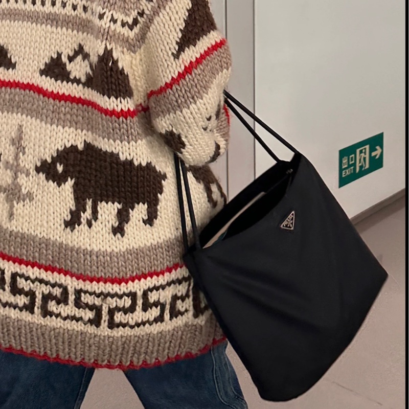 Prada Vintage 黑色中古包 降落傘托特包-4