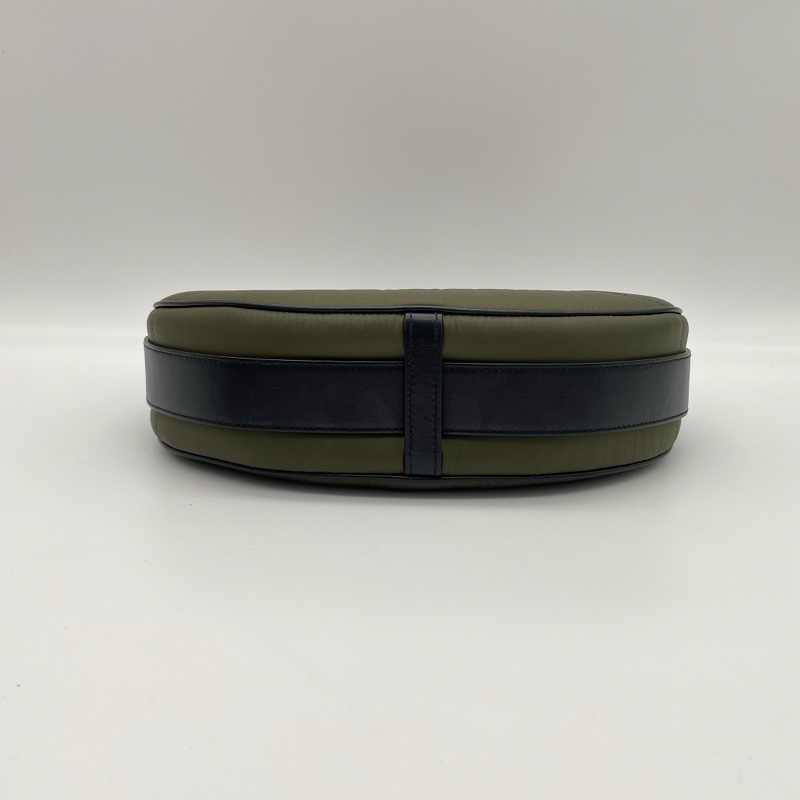 Celine 墨綠色尼龍彎月包-3