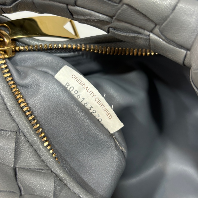 Bottega Veneta灰色小羊皮編織mini Jodie手提包-17