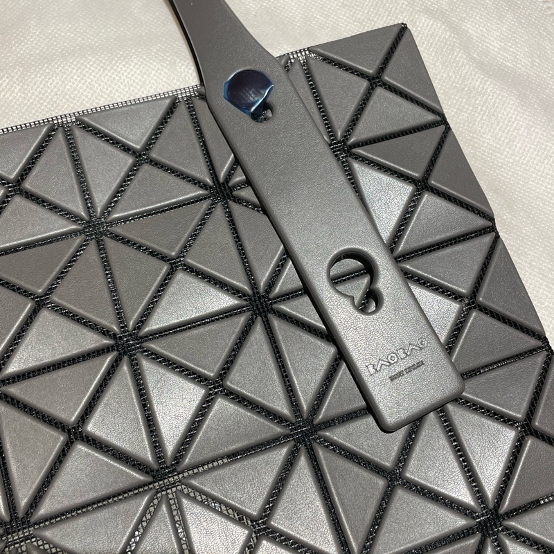 ISSEY MIYAKE 三宅一生 BAOBAO 7x7手提包 霧面灰-3