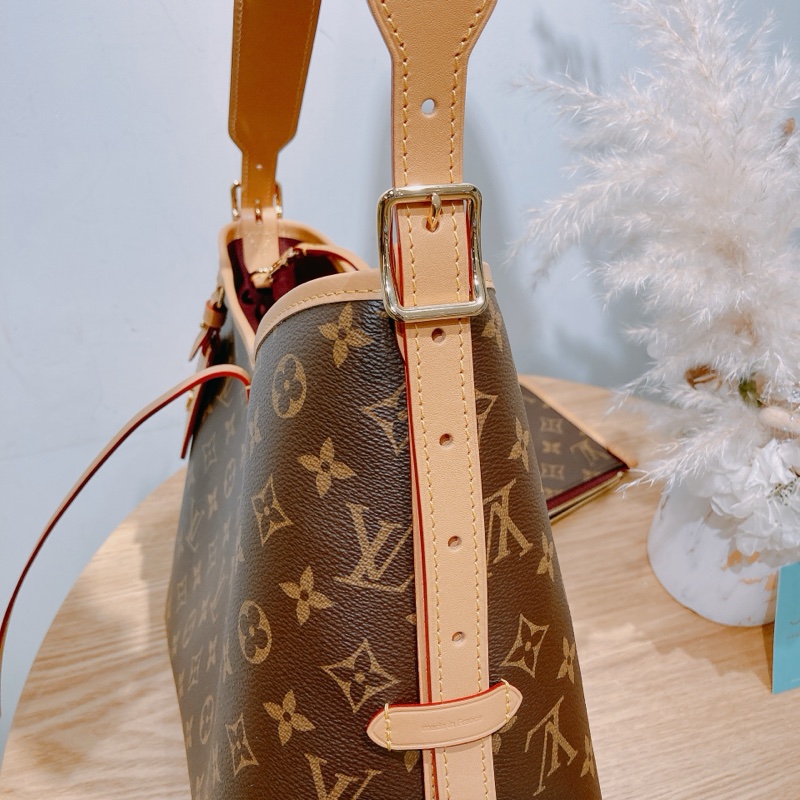 LOUIS VUITTON 路易威登經典花紋肩帶包包CARRYALL PM MONOGRAM CANVAS-8