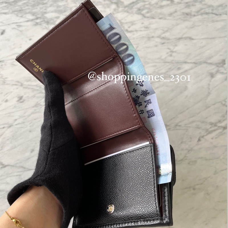 CHANEL 經典迷你翻蓋短夾 黑金 荔枝牛皮❗️尚未抵台-8