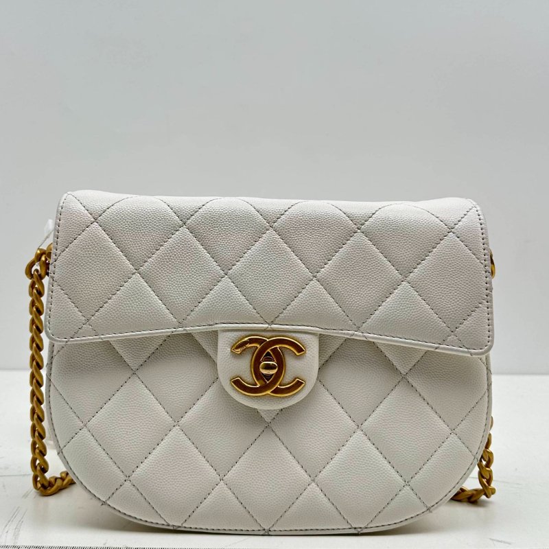 CHANEL  香奈兒 白色菱格紋金色雙Ｃ扣肩背包-0