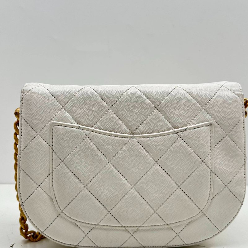 CHANEL  香奈兒 白色菱格紋金色雙Ｃ扣肩背包-1